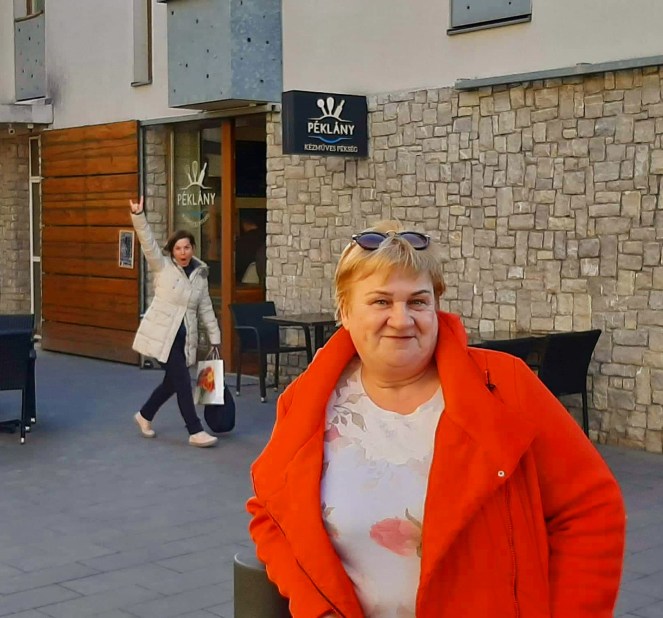 B4A4A474-7247-40FE-8A97-F8439D0B6E52